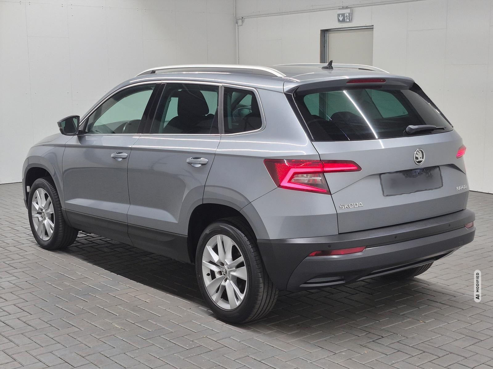Skoda Karoq LED/SHZ/PDC/Smart-Link/Tempomat/17-LM