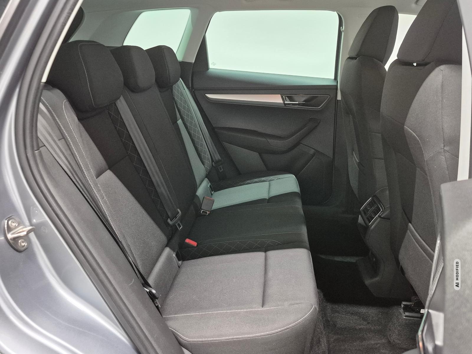 Skoda Karoq LED/SHZ/PDC/Smart-Link/Tempomat/17-LM