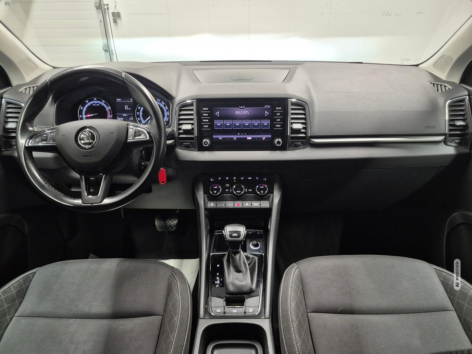 Skoda Karoq LED/SHZ/PDC/Smart-Link/Tempomat/17-LM