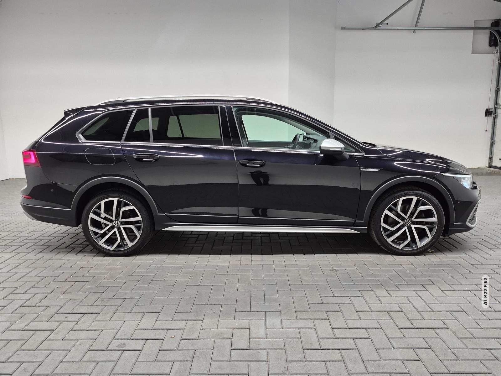 Volkswagen Golf 8 Alltrack 4M IQ-Light/HUD/Pano/H-K/AHK/DCC