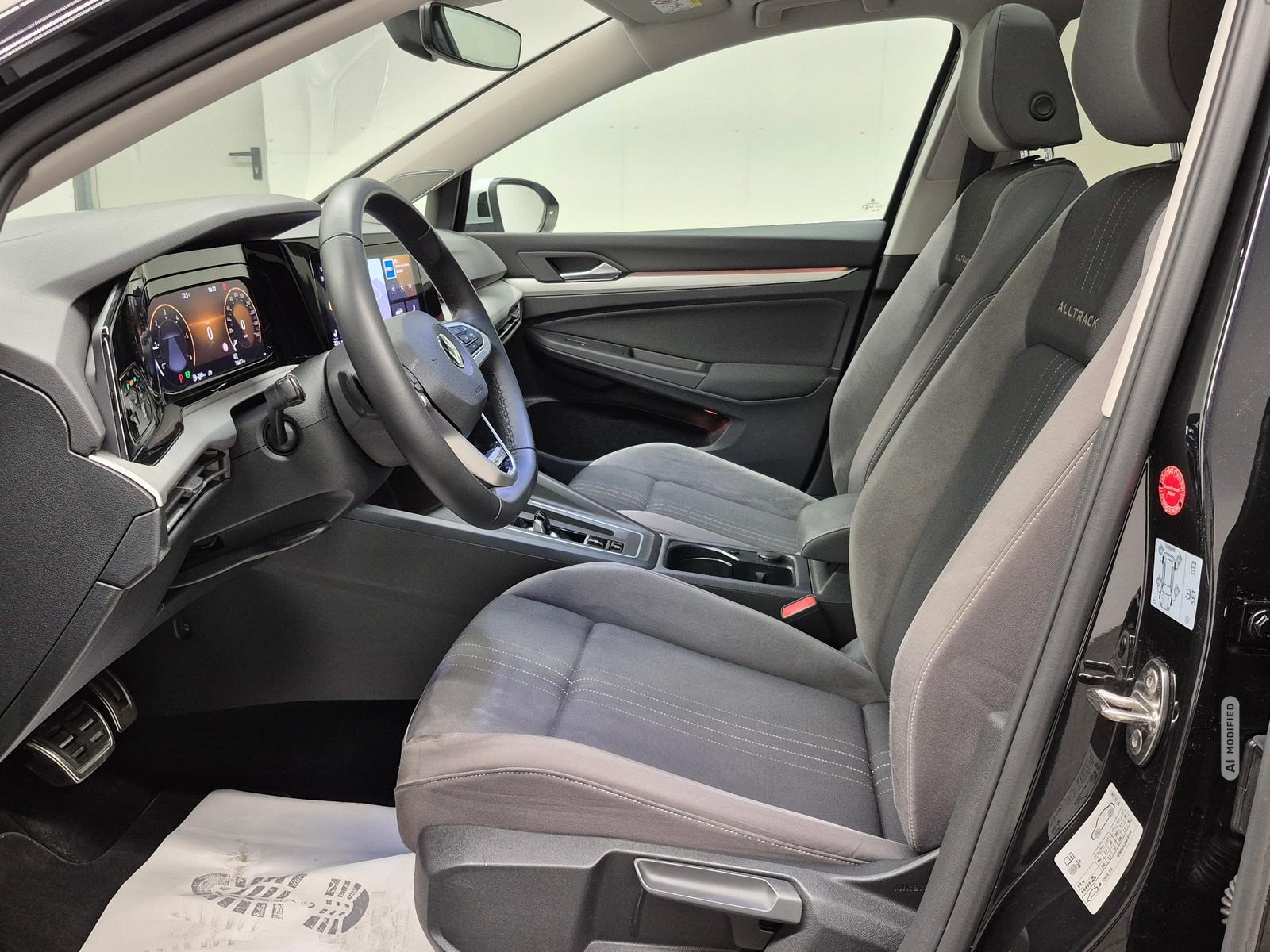 Volkswagen Golf 8 Alltrack 4M IQ-Light/HUD/Pano/H-K/AHK/DCC