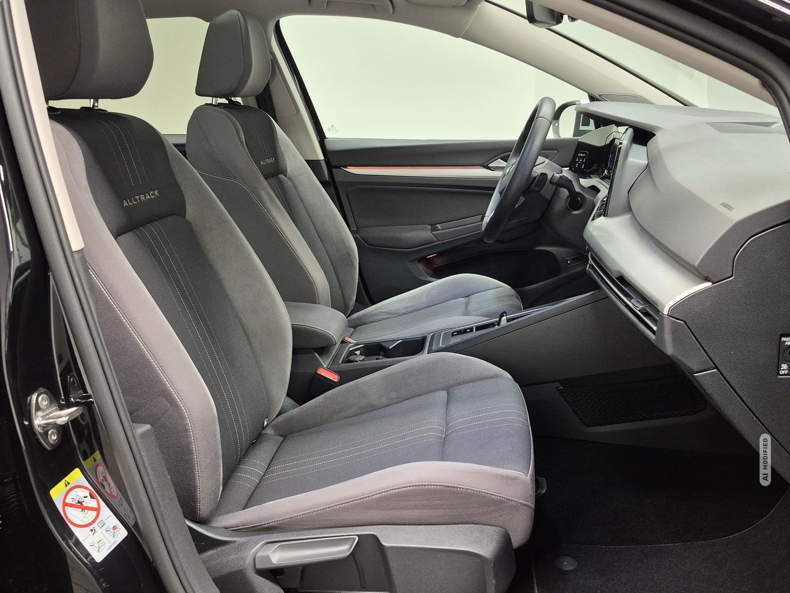 Volkswagen Golf 8 Alltrack 4M IQ-Light/HUD/Pano/H-K/AHK/DCC