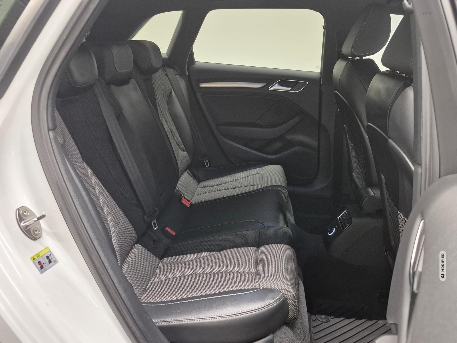 Audi A3 Sportback S-line LED/Nav/DAB/SHZ/PDC/GRA/18LM