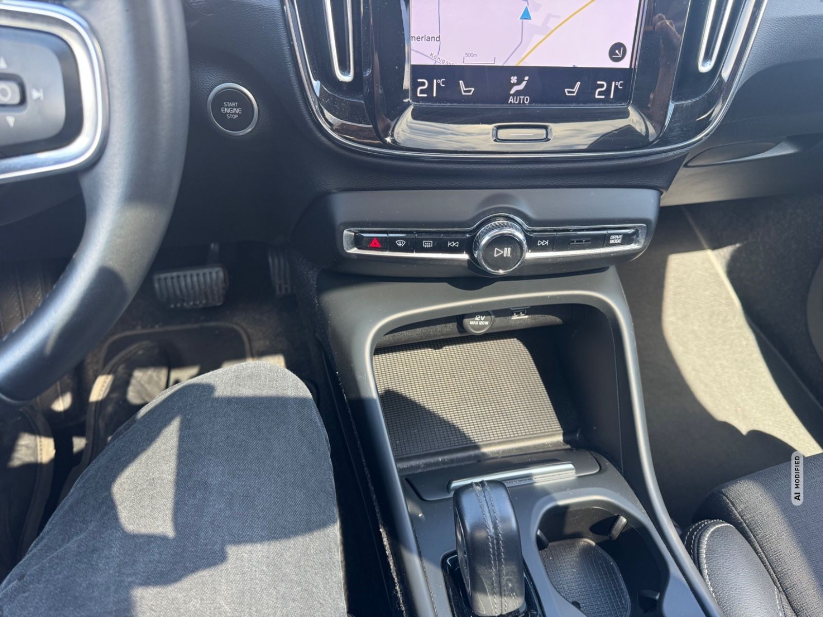 Volvo XC40 XC40 MomentPro AWDLederNavi LED Pano Lane VOLL