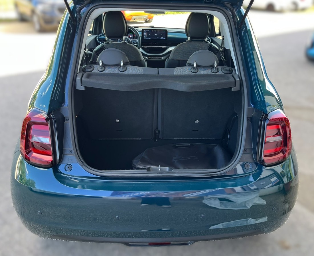 Fiat 500e 3+1 Icon (42 kWh) *Navi*Apple Carplay*Sitzheizung*