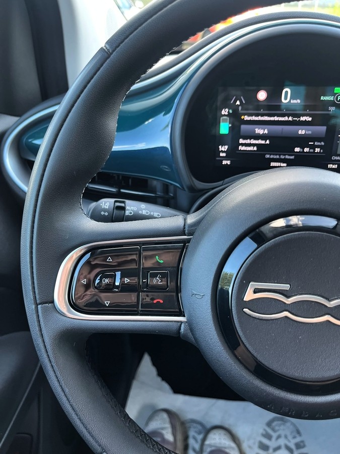 Fiat 500e 3+1 Icon (42 kWh) *Navi*Apple Carplay*Sitzheizung*