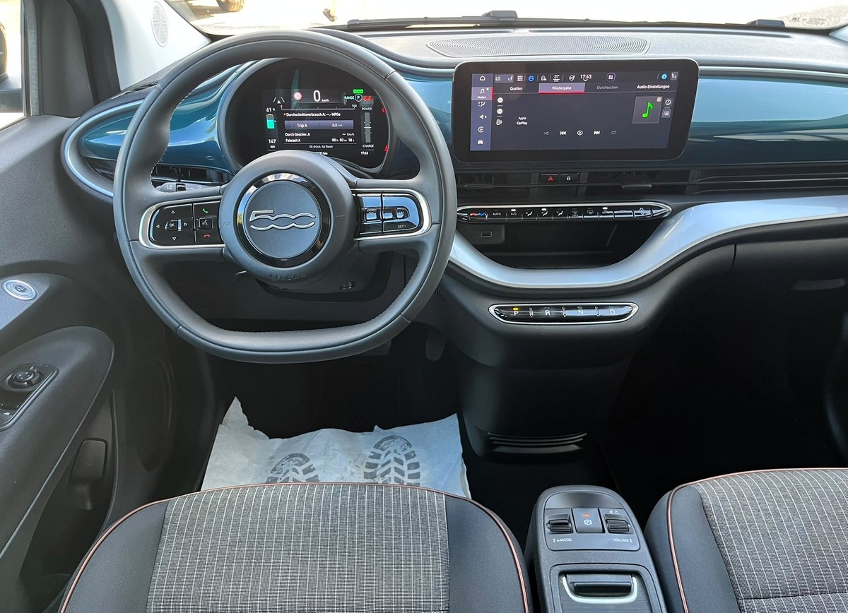 Fiat 500e 3+1 Icon (42 kWh) *Navi*Apple Carplay*Sitzheizung*