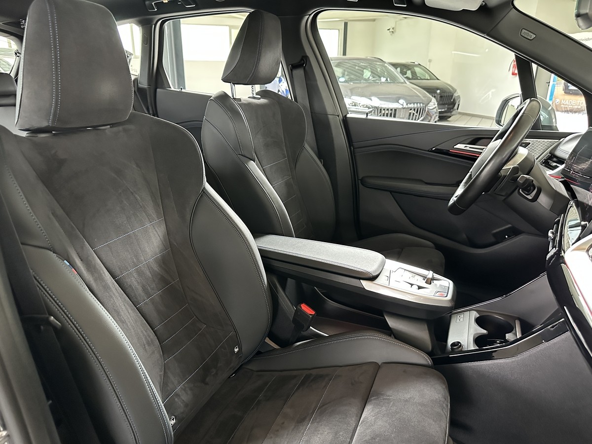 BMW 220 Active Tourer M Sport AHK Pano 360° Kamera PDC Navi HK