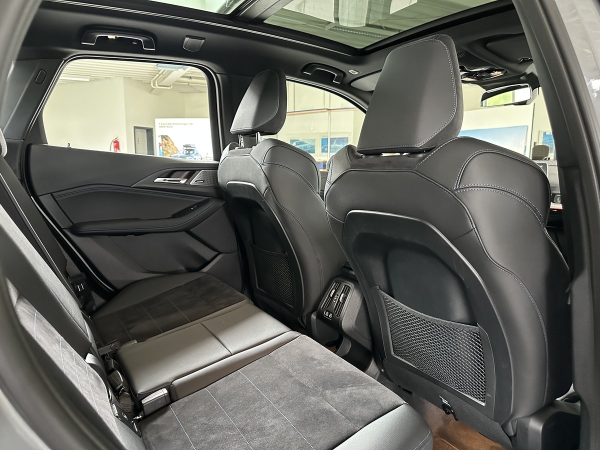 BMW 220 Active Tourer M Sport AHK Pano 360° Kamera PDC Navi HK