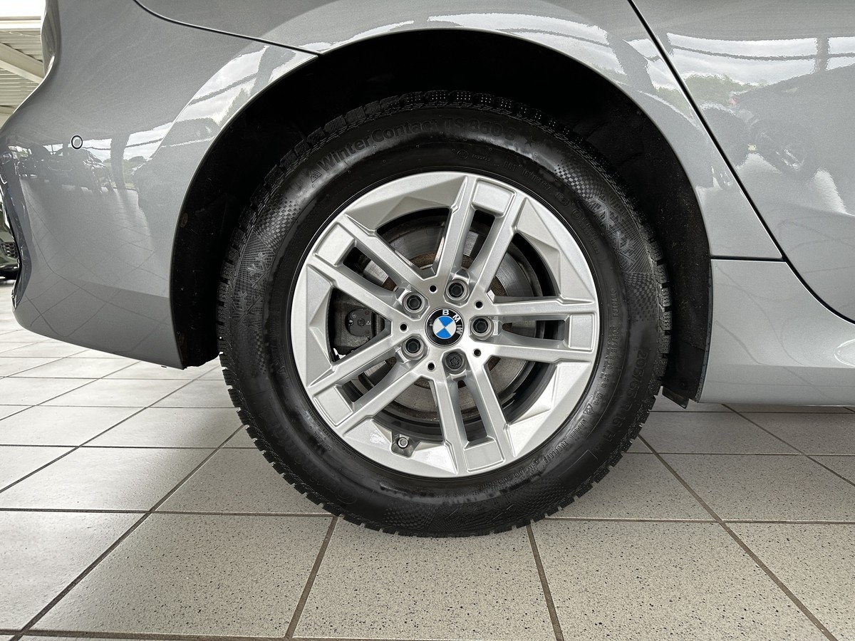 BMW 220 Active Tourer M Sport AHK Pano 360° Kamera PDC Navi HK