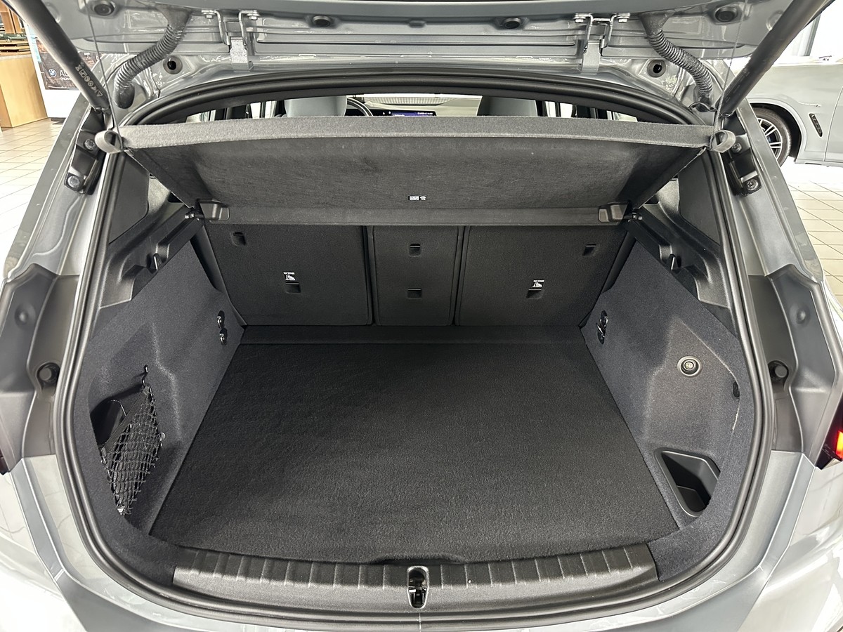 BMW 220 Active Tourer M Sport AHK Pano 360° Kamera PDC Navi HK
