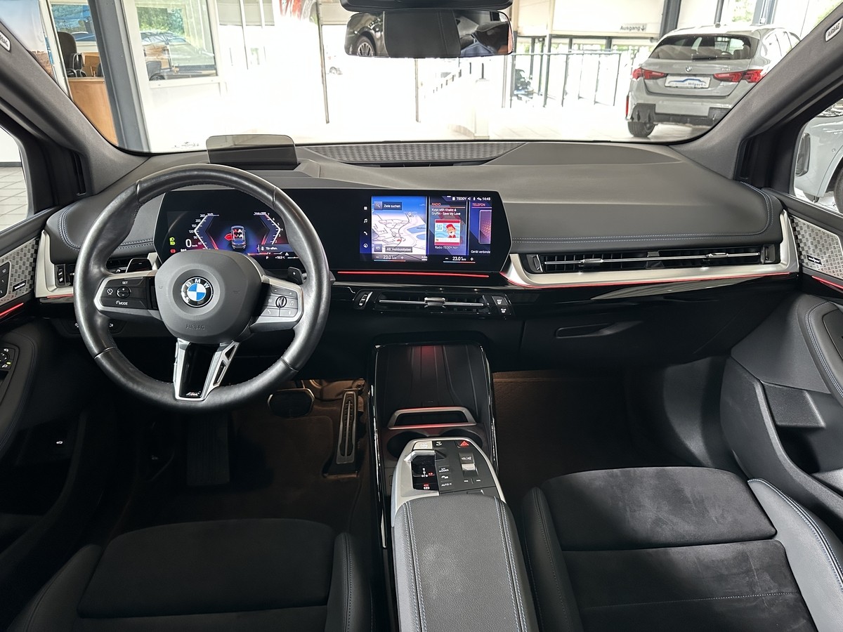 BMW 220 Active Tourer M Sport AHK Pano 360° Kamera PDC Navi HK