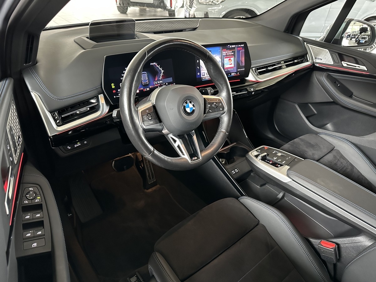 BMW 220 Active Tourer M Sport AHK Pano 360° Kamera PDC Navi HK