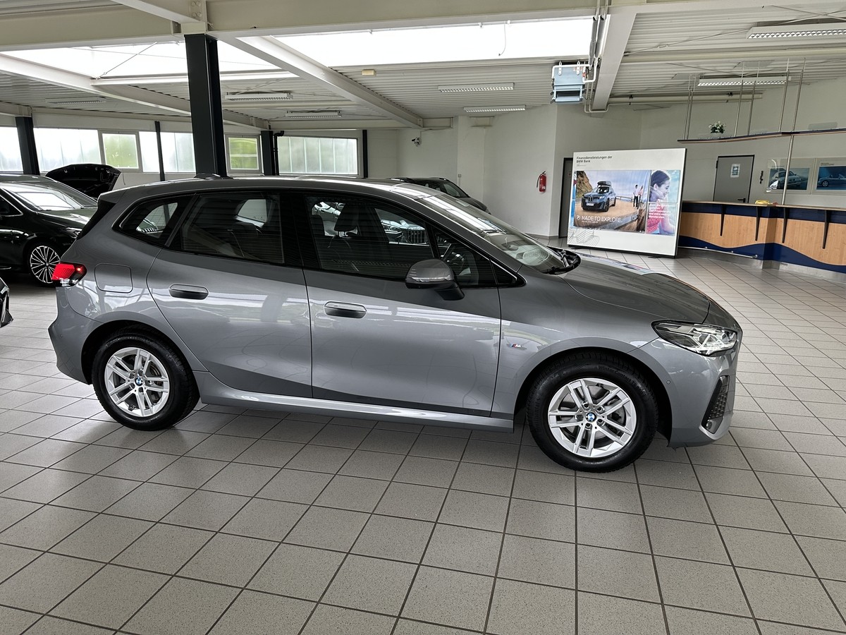 BMW 220 Active Tourer M Sport AHK Pano 360° Kamera PDC Navi HK