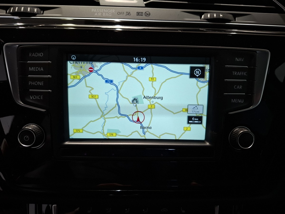Volkswagen Touran 1.4 TSI DSG Highline LED Navi Kamera