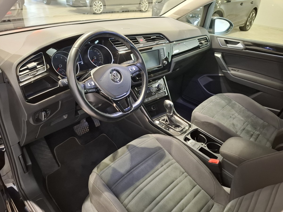 Volkswagen Touran 1.4 TSI DSG Highline LED Navi Kamera