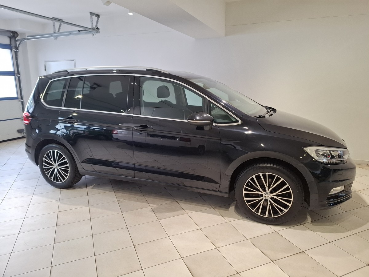 Volkswagen Touran 1.4 TSI DSG Highline LED Navi Kamera