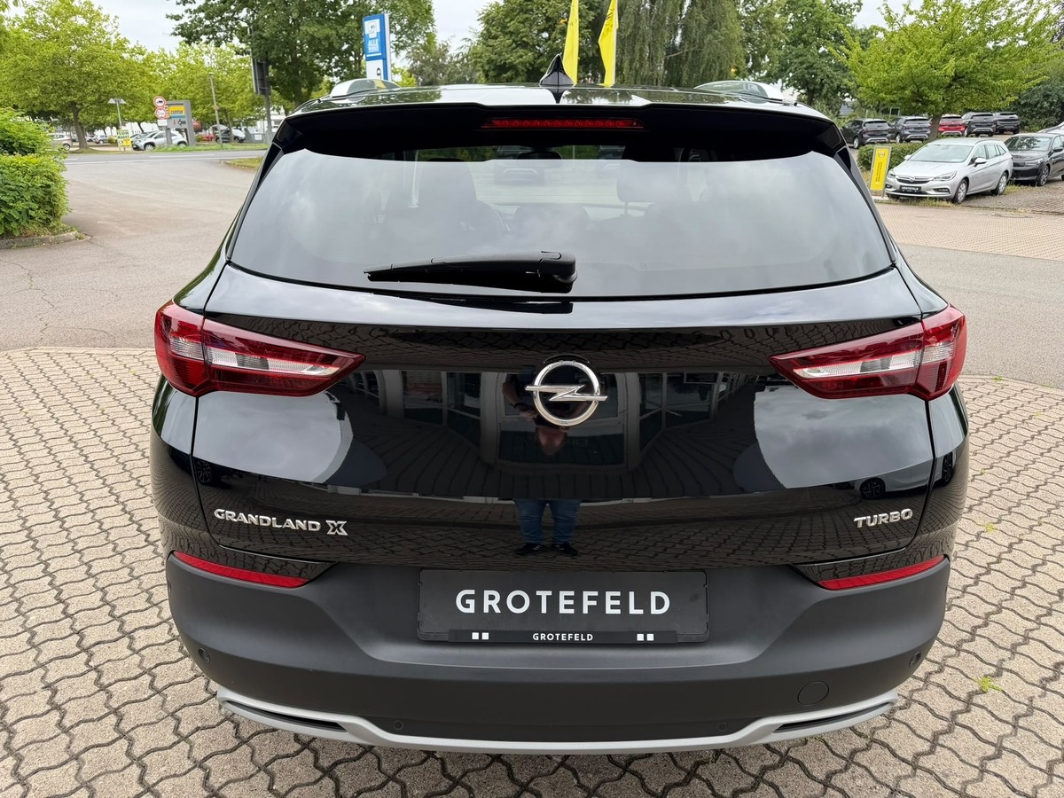 Opel Grandland X 1.2 Turbo INNOVATION + Navi