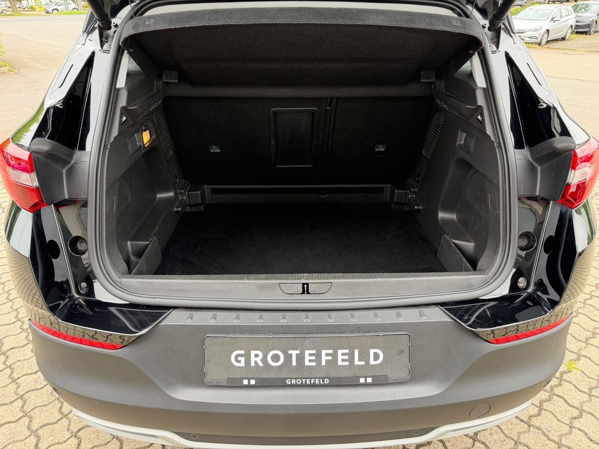Opel Grandland X 1.2 Turbo INNOVATION + Navi