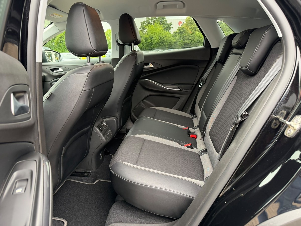 Opel Grandland X 1.2 Turbo INNOVATION + Navi
