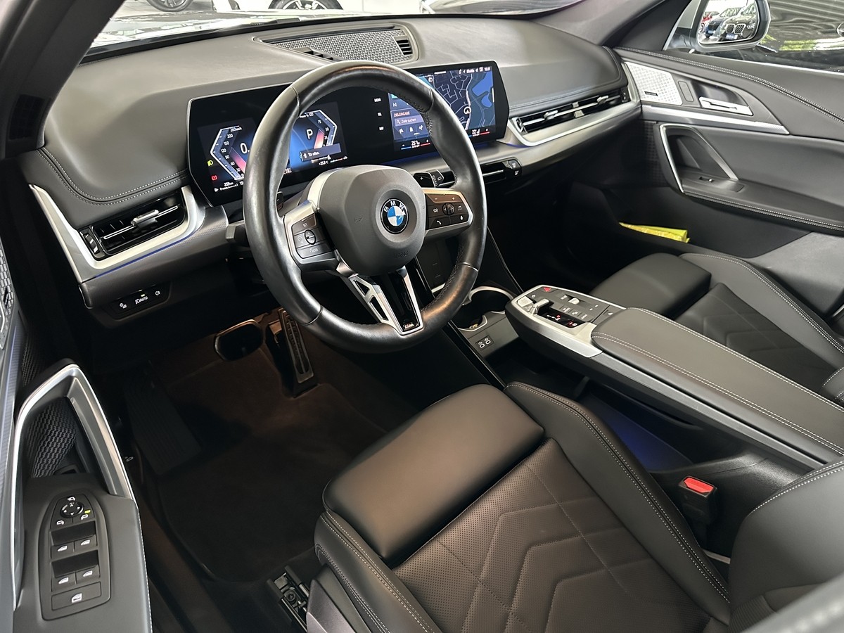 BMW X1sDrive 20i MSport H/K AHK Pano Allwetter