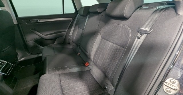 Skoda Superb Combi Style 2.0 TDI MTRX AHK CarPlay ACC
