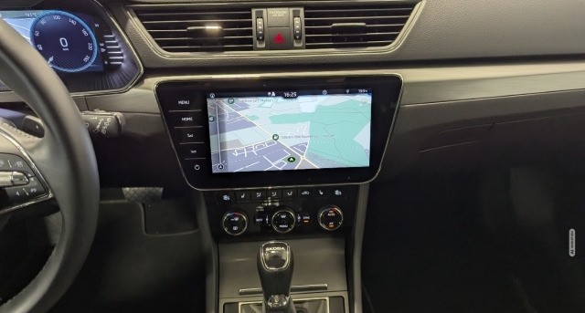 Skoda Superb Combi Style 2.0 TDI MTRX AHK CarPlay ACC