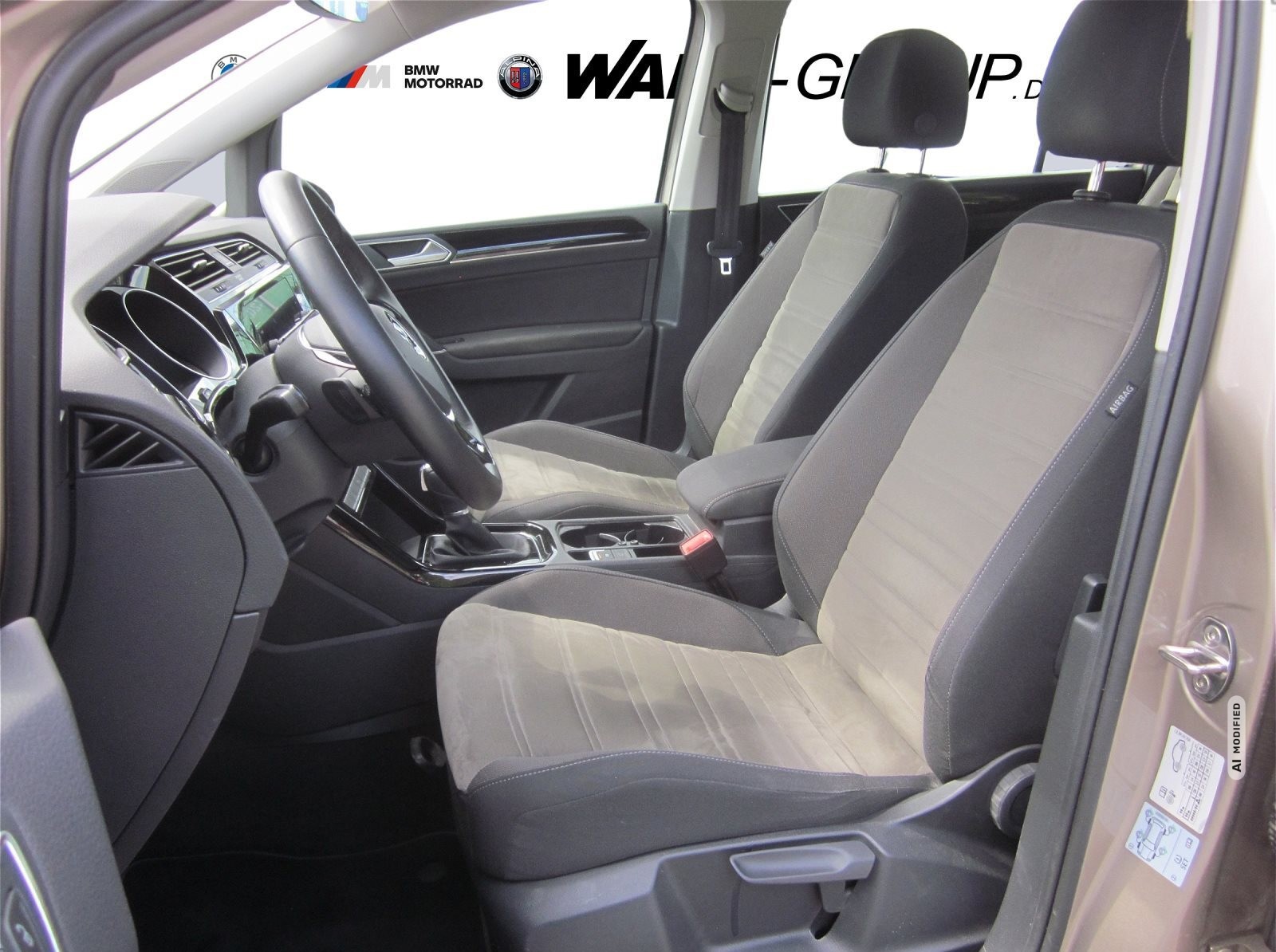 Volkswagen Touran 1.5 TSI HIGHLINE DKG NAVI LED AHK ACC RFK SHZG