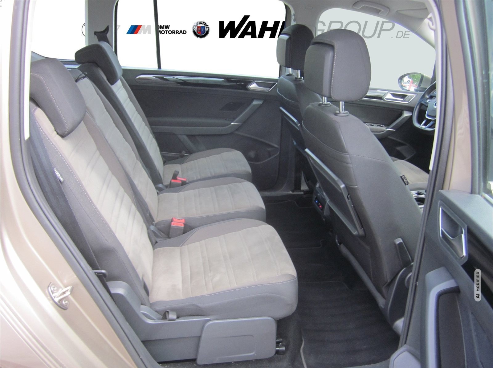 Volkswagen Touran 1.5 TSI HIGHLINE DKG NAVI LED AHK ACC RFK SHZG