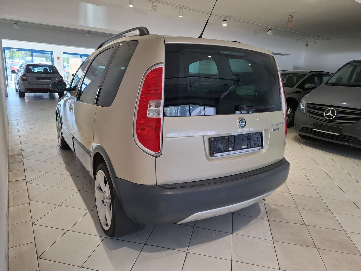 Skoda Roomster Scout 1.2 TSI Panorama Klima PDC