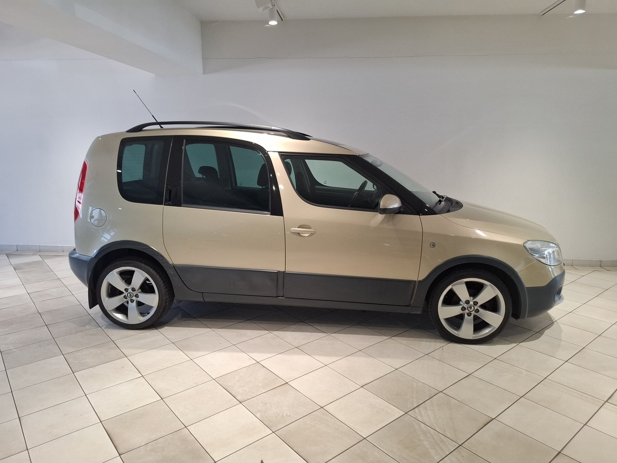 Skoda Roomster Scout 1.2 TSI Panorama Klima PDC