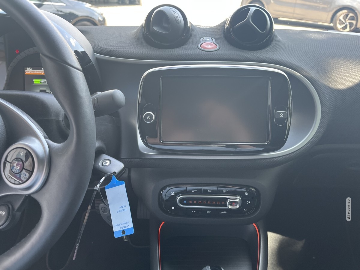 Smart ForTwo EQ cabrio*EXCLUSIVE*22kW*CAM*MEDIA*ALLW*LED*SHZ*