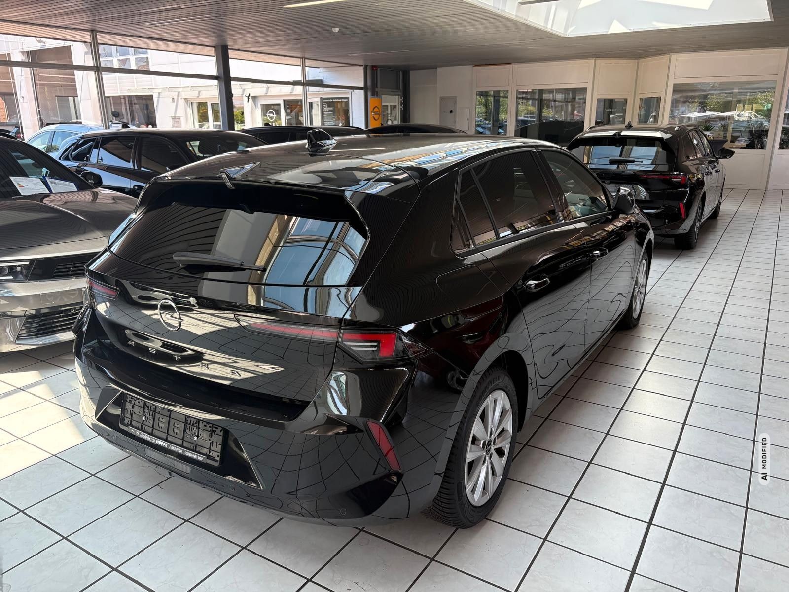 Opel Astra L Lim. 5-trg. Elegance mit Navi,AHK,