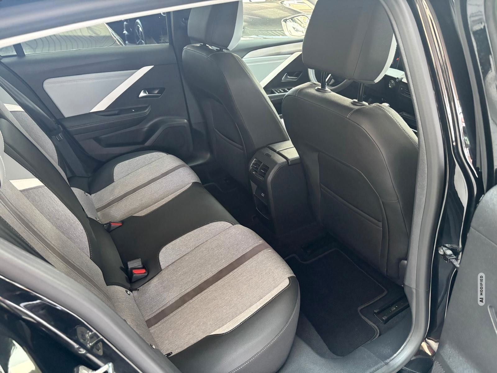 Opel Astra L Lim. 5-trg. Elegance mit Navi,AHK,
