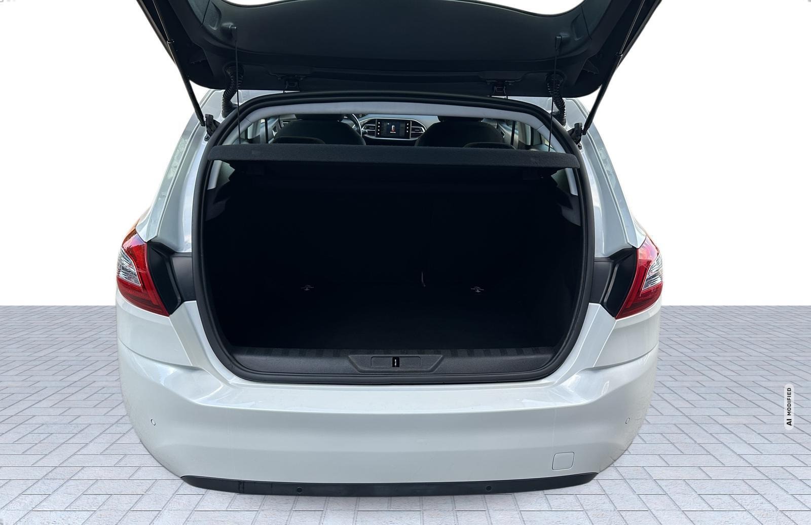 Peugeot 308 Kam/AHK/Navi/Tempomat/PDC/16-LM