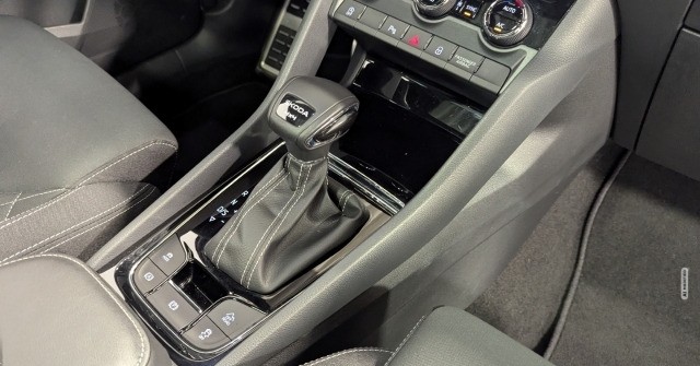 Skoda Karoq Sportline 2.0 TSI 4x4 MTRX Pano AHK CarPlay