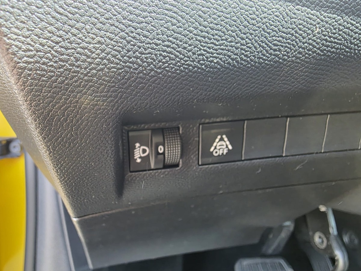 Peugeot 208 Carplay/Tempo/Sitzh./Spurh./Behindertengerecht