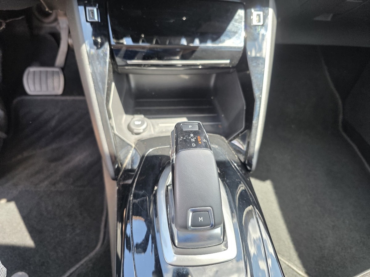 Peugeot 208 Carplay/Tempo/Sitzh./Spurh./Behindertengerecht
