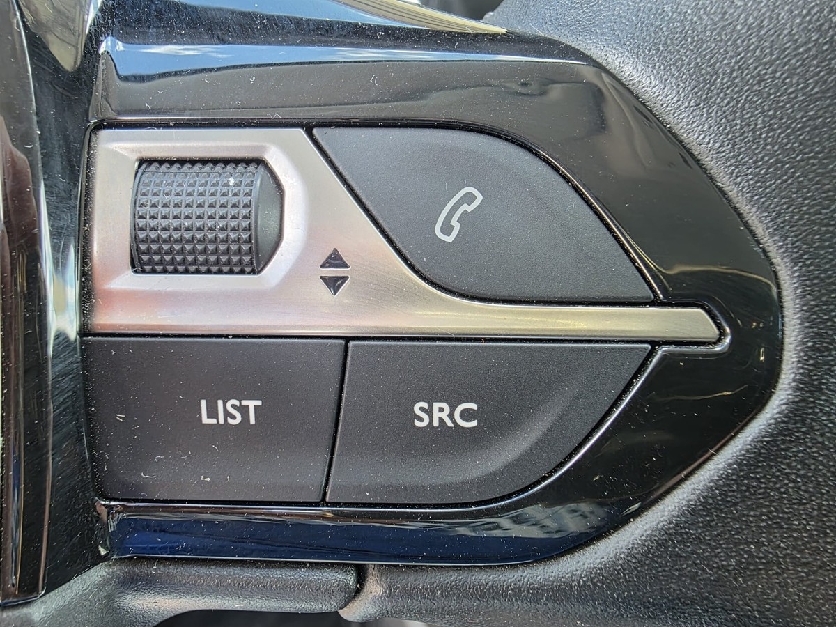 Peugeot 208 Carplay/Tempo/Sitzh./Spurh./Behindertengerecht