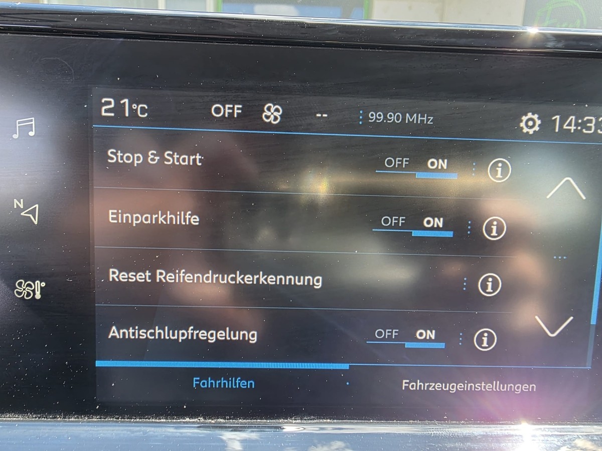 Peugeot 208 Carplay/Tempo/Sitzh./Spurh./Behindertengerecht