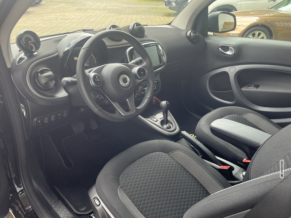 Smart ForTwo EQ Exclusive PANORAMA CAM MEDIA LED PDC SHZ ALU 22