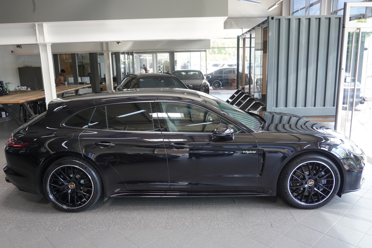 Porsche Panamera 4 E-Hyb. Sport Turismo Approved Chrono ACC BOSE