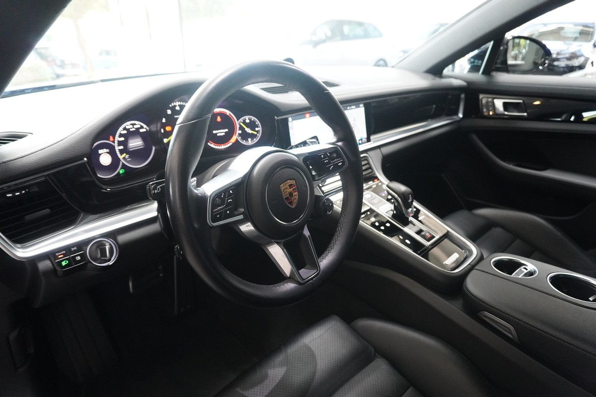 Porsche Panamera 4 E-Hyb. Sport Turismo Approved Chrono ACC BOSE