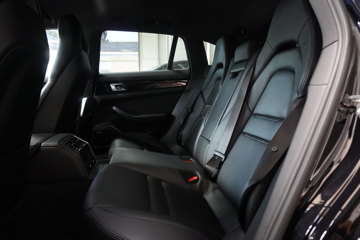 Porsche Panamera 4 E-Hyb. Sport Turismo Approved Chrono ACC BOSE
