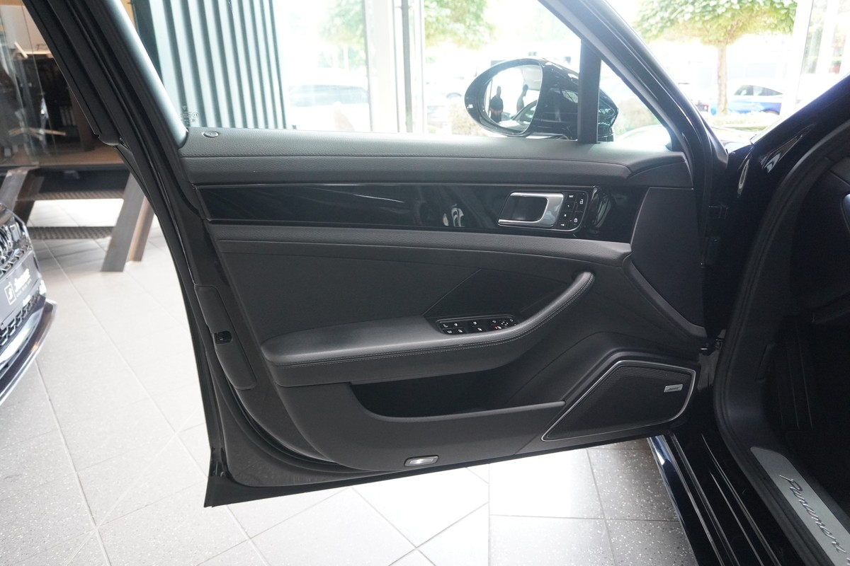Porsche Panamera 4 E-Hyb. Sport Turismo Approved Chrono ACC BOSE