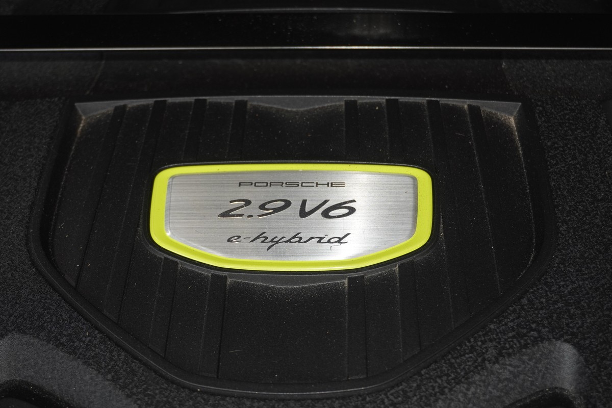 Porsche Panamera 4 E-Hyb. Sport Turismo Approved Chrono ACC BOSE