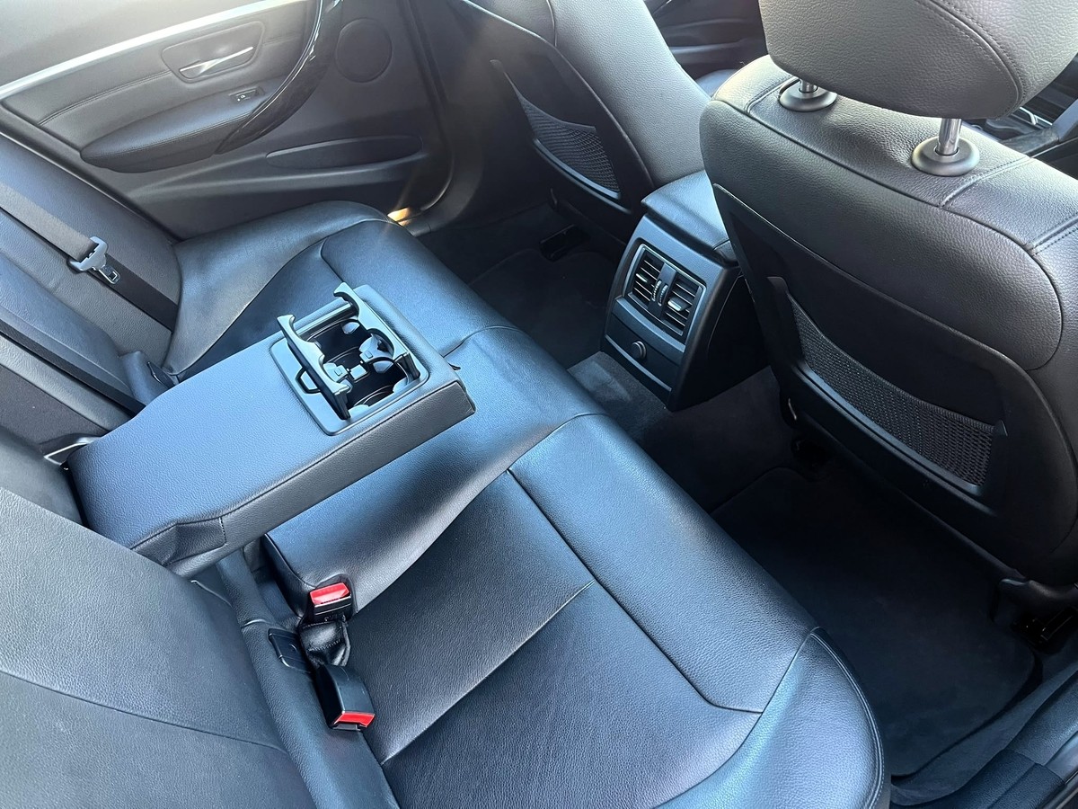BMW 3203er -  d Luxury Line Navi*Bluetooth*Einparkhilfe hinten*