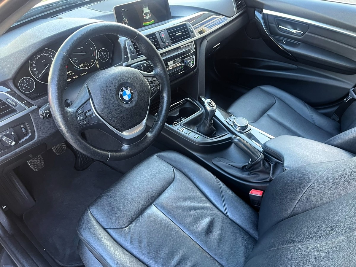 BMW 3203er -  d Luxury Line Navi*Bluetooth*Einparkhilfe hinten*
