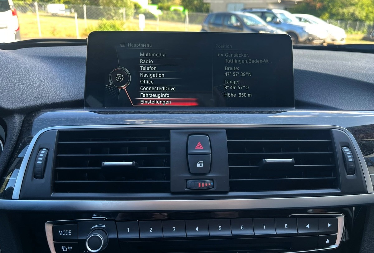 BMW 3203er -  d Luxury Line Navi*Bluetooth*Einparkhilfe hinten*
