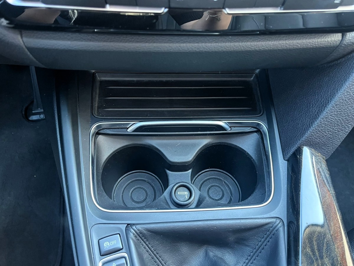 BMW 3203er -  d Luxury Line Navi*Bluetooth*Einparkhilfe hinten*